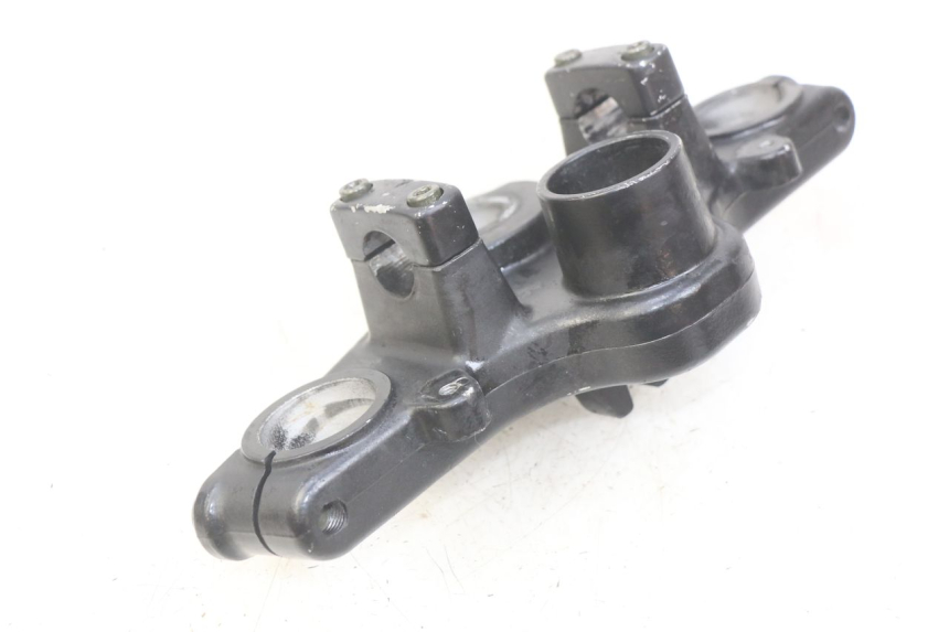 photo de T SUPERIOR DE LA HORQUILLA. SYM WOLF SB 125 (2011 - 2018) - Detalles de los puntos de fijación