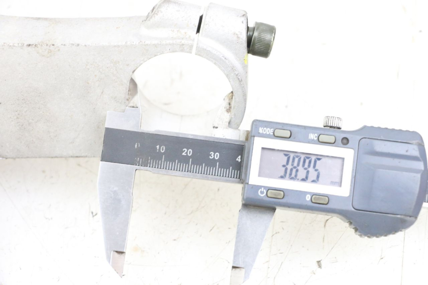 photo de T superior de la horquilla. KYMCO XCITING 250 (2006 - 2009) - Otra perspectiva