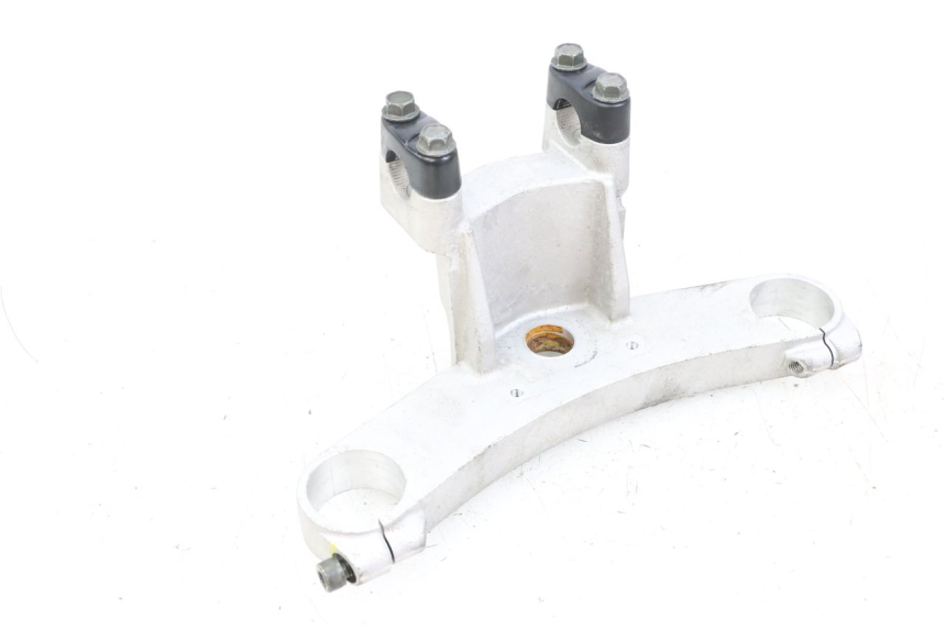 photo de T superior de la horquilla. KYMCO XCITING 250 (2006 - 2009) - Primer plano técnico