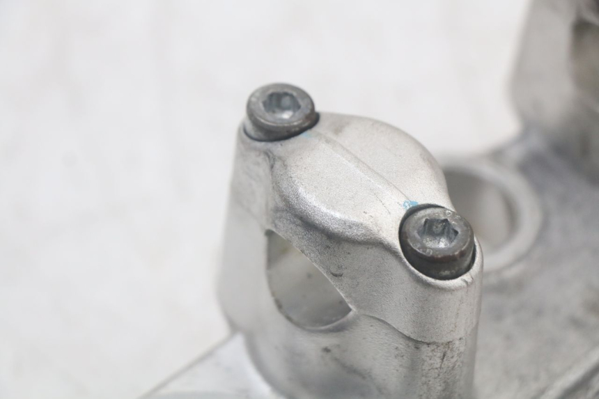 photo de T SUPERIOR DE LA HORQUILLA. FANTIC XM PERFORMANCE 2T 50 (2021 - 2022) - Primer plano técnico