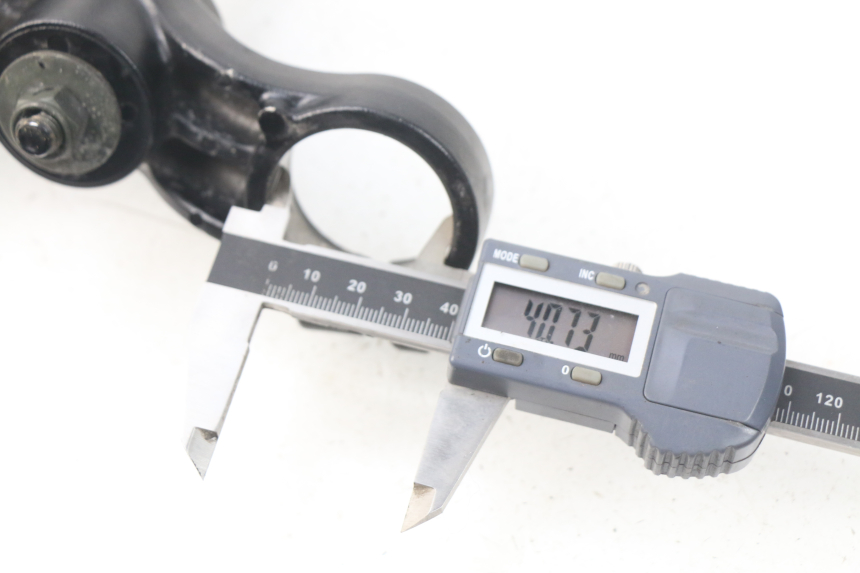 photo de HORQUILLA YAMAHA XP T-MAX TMAX ABS 500 (2004 - 2007) - Primer plano técnico