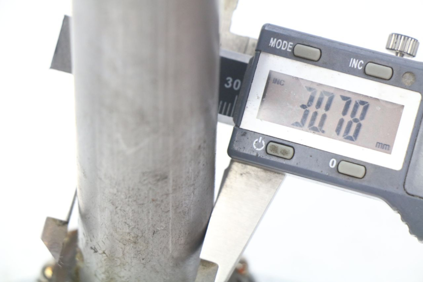 photo de HORQUILLA YAMAHA XP T-MAX TMAX ABS 530 (2012 - 2015) - Detalle de la pieza