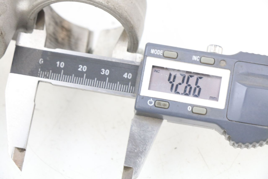 photo de HORQUILLA YAMAHA XP T-MAX TMAX ABS 530 (2012 - 2015) - Primer plano técnico