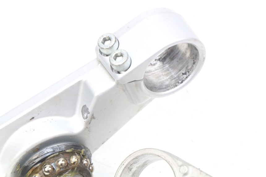 photo de HORQUILLA YAMAHA XP T-MAX TMAX ABS 530 (2012 - 2015) - Detalles de los puntos de fijación