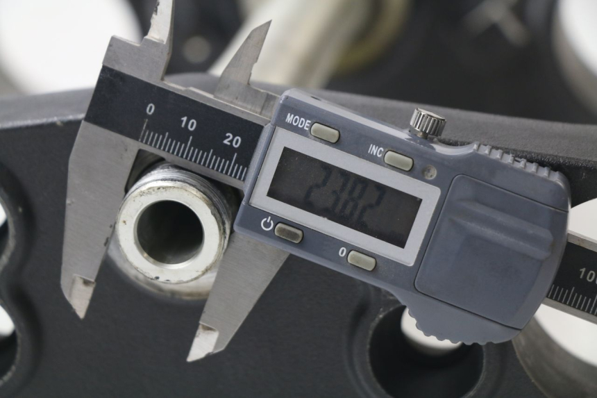 photo de HORQUILLA YAMAHA YZF YZ-F 450 (2018 - 2021) - Detalle de la pieza