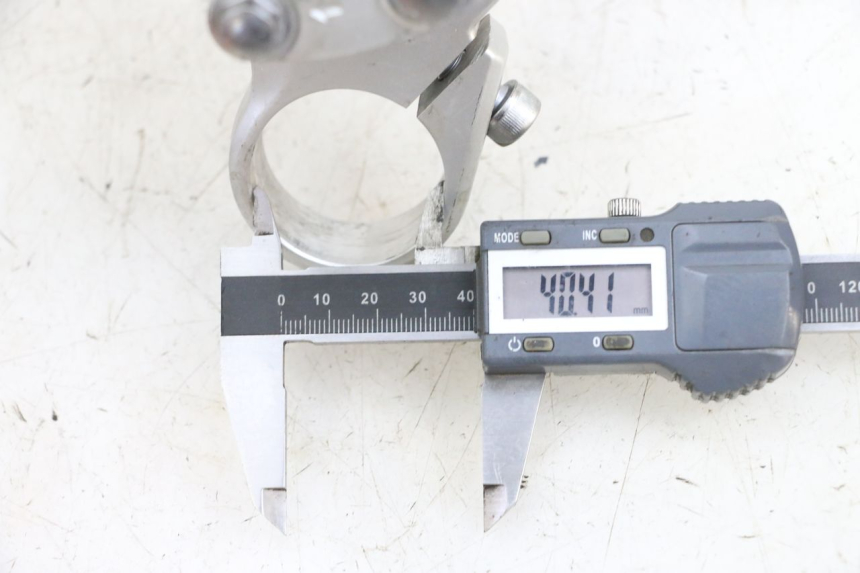 photo de HORQUILLA KAWASAKI ZR 7 750 (1999 - 2004) - Detalle de la pieza