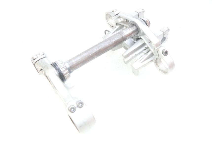 photo de TE HORQUILLA KAWASAKI ZR7 ZR-7 S 750 (1999 - 2004) - Detalles de los puntos de fijación