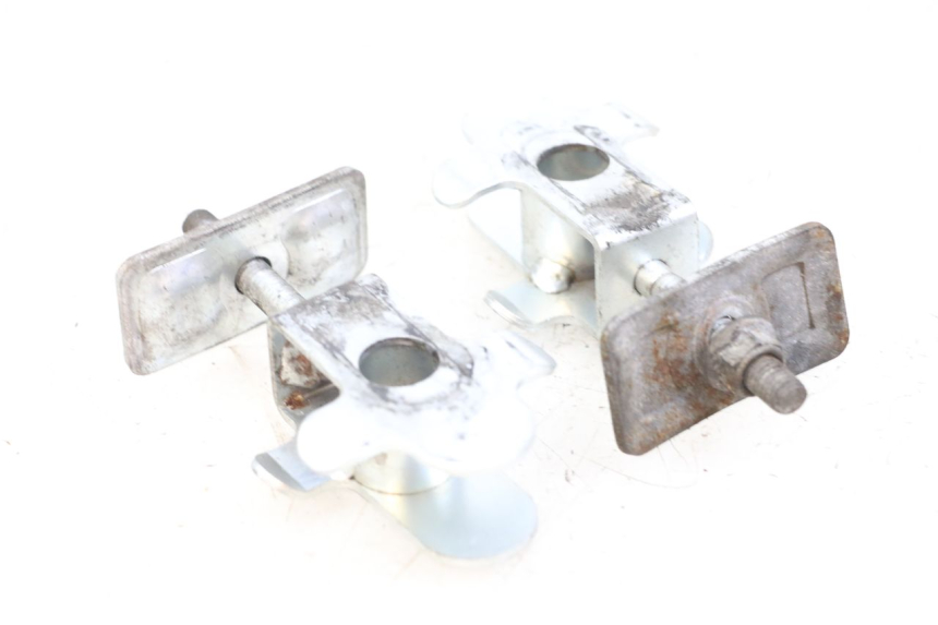 photo de Tensor de cadena HYOSUNG GV AQUILA 125 (2000 - 2009) - Detalle de la pieza