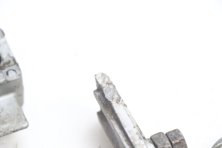 photo de TENSORES CADENA HONDA CB F HORNET 600 (2005 - 2006) - Primer plano técnico