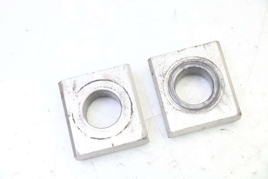 photo de TENSORES CADENA HONDA CBR RR FIREBLADE 900 (1992 - 1994) - Detalle de la pieza