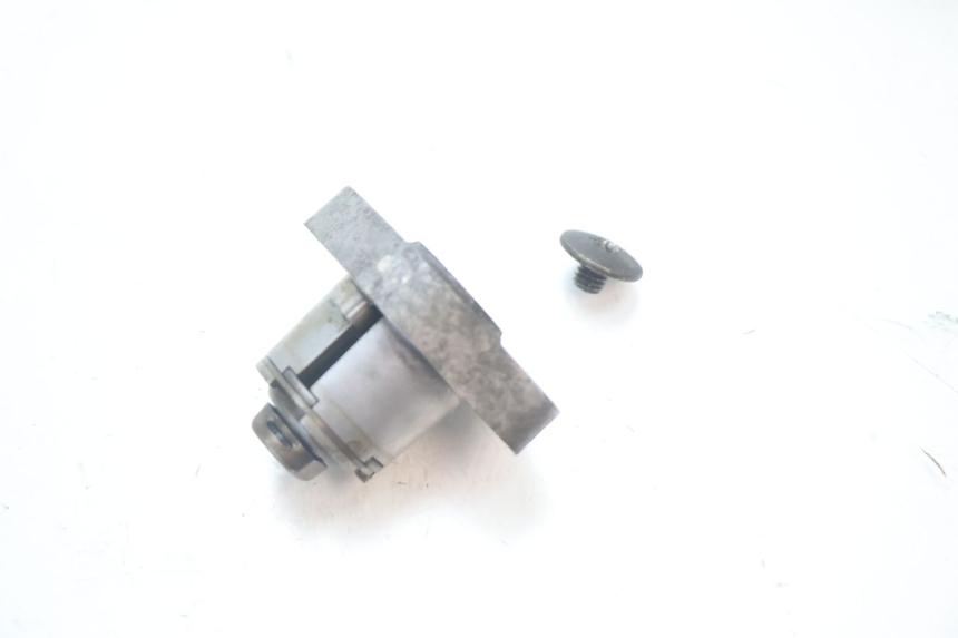 photo de TENSOR CADENA DISTRIBUCION HONDA FES S-WING SWING ABS 125 (2007 - 2015) - Primer plano técnico