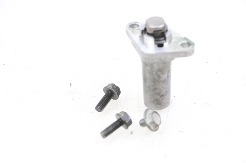 photo de TENSOR CADENA DISTRIBUCION YAMAHA TTR 125 (2000 - 2020) - Primer plano técnico