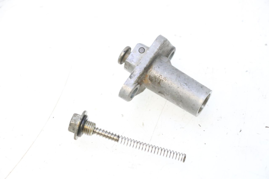 photo de TENSOR DE CADENA DE DISTRIBUCIÓN YAMAHA YP MAJESTY 125 (1998 - 2001) - Primer plano técnico
