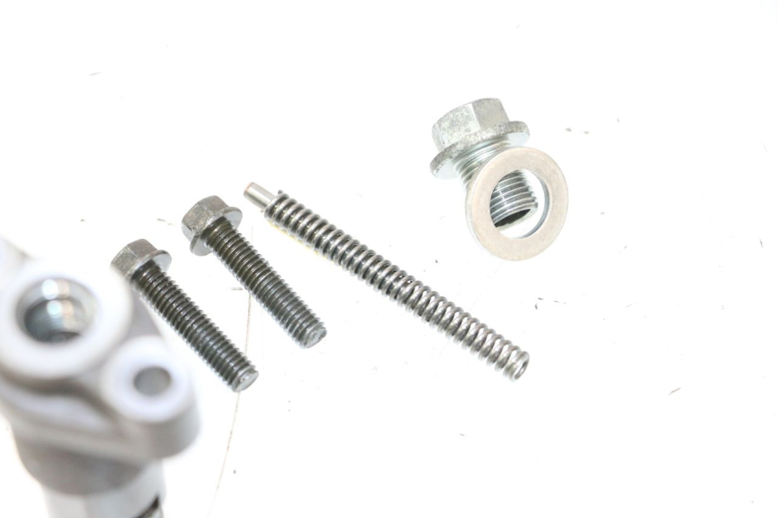 photo de TENSOR CADENA DISTRIBUCION KAWASAKI ZX-6R ZX6R 600 (2000 - 2002) - Primer plano técnico