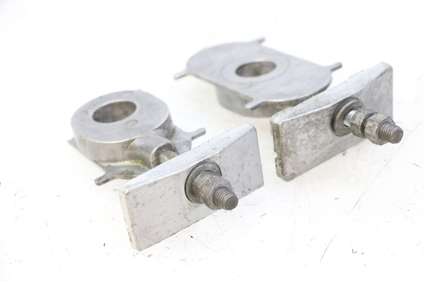 photo de TENSORES CADENA YAMAHA FJ 36Y 1100 (1984 - 1985) - Detalles de los puntos de fijación