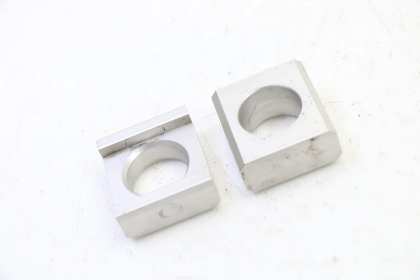 photo de TENSORES CADENA YAMAHA FZ6 FAZER S2 600 (2007 - 2011) - Detalle de la pieza