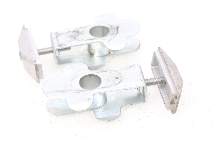 photo de TENSORES CADENA SUZUKI GSF N BANDIT 600 (2000 - 2004) - Primer plano técnico