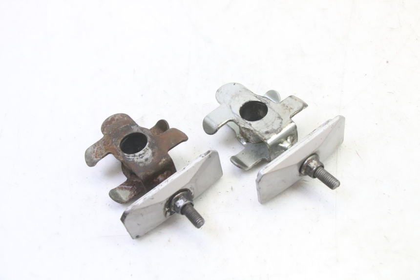 photo de TENSORES CADENA SUZUKI SV S 650 (2003 - 2009) - Primer plano técnico