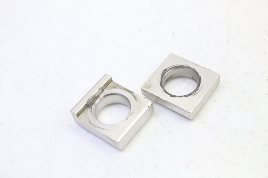 photo de TENSOR DE CADENA YAMAHA TDM ABS 900 (2002 - 2014) - Detalle de la pieza