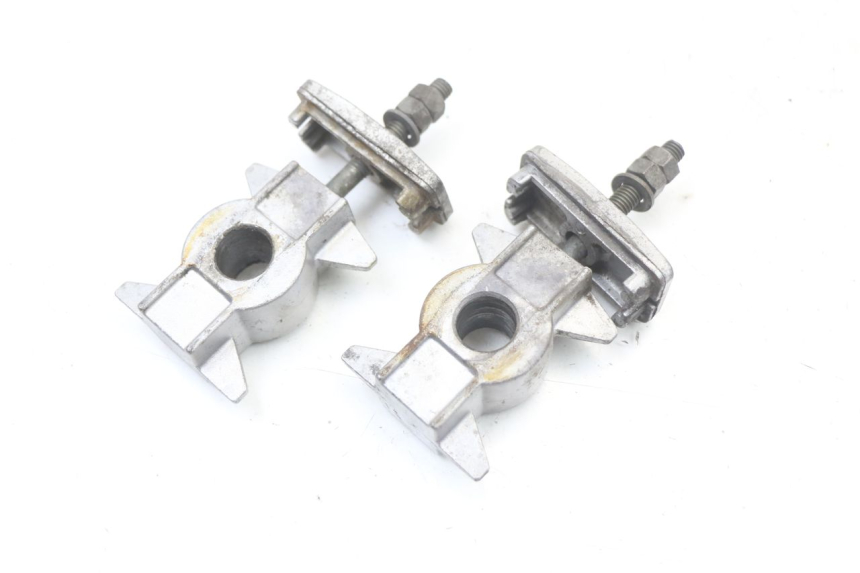 photo de TENSOR DE CADENA YAMAHA TDR DELTABOX 125 (1997 - 2003) - Primer plano técnico