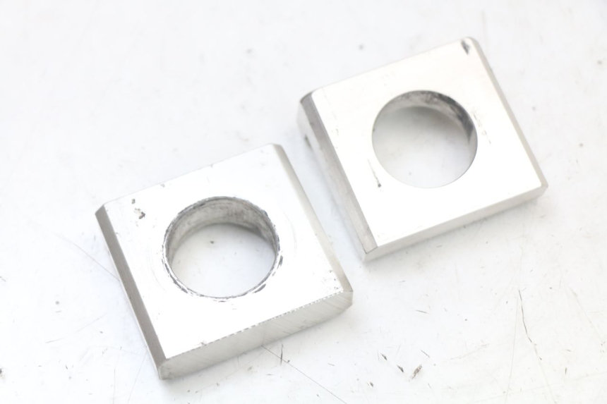 photo de TENSORES CADENA YAMAHA FZ1 FAZER 1000 (2007 - 2009) - Otra perspectiva