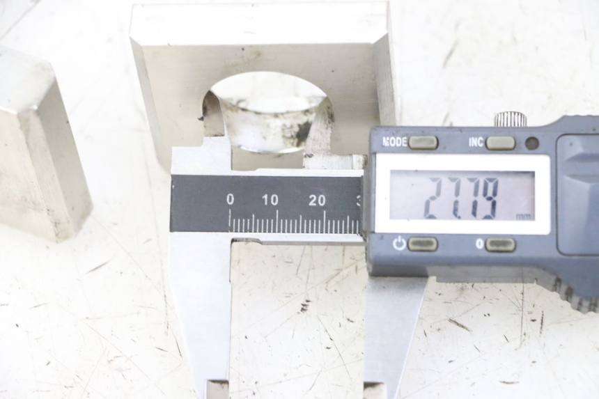 photo de TENSORES CADENA YAMAHA YP T-MAX TMAX 530 (2017 - 2020) - Detalle de la pieza