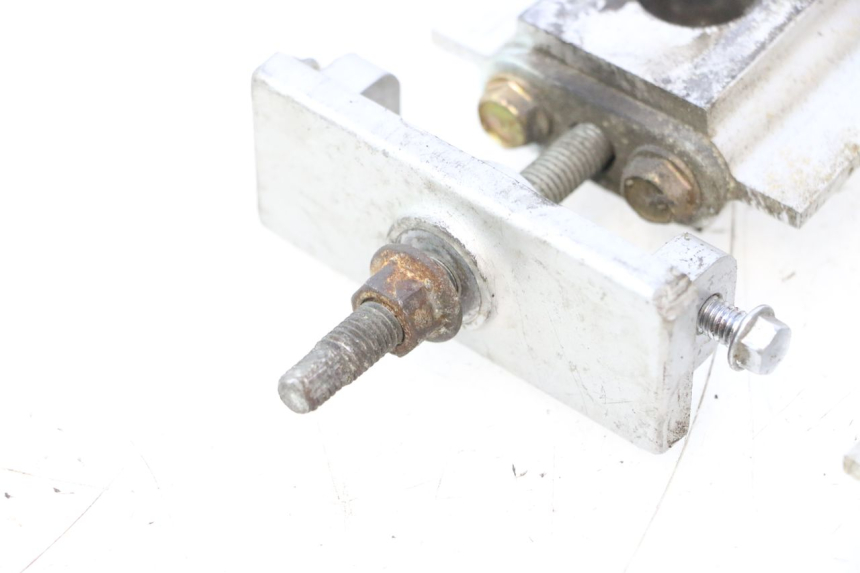 photo de TENSOR DE CADENA KAWASAKI ZX-6R ZX6R 600 (1995 - 1997) - Detalles de los puntos de fijación