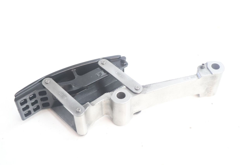photo de TENSOR CORREA DE TRANSMISIÓN HARLEY DAVIDSON ROAD GLIDE FLTRXSE 1920 (2018 - 2022) - Primer plano técnico