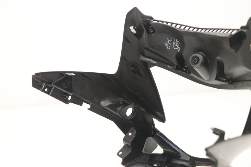 photo de CARENADO FRONTAL HONDA CBF 125 (2009 - 2015) - Detalle de la pieza