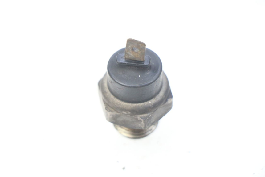 photo de TERMOSTATO HONDA CBR RR FIREBLADE 900 (1992 - 1994) - Zoom estado de uso