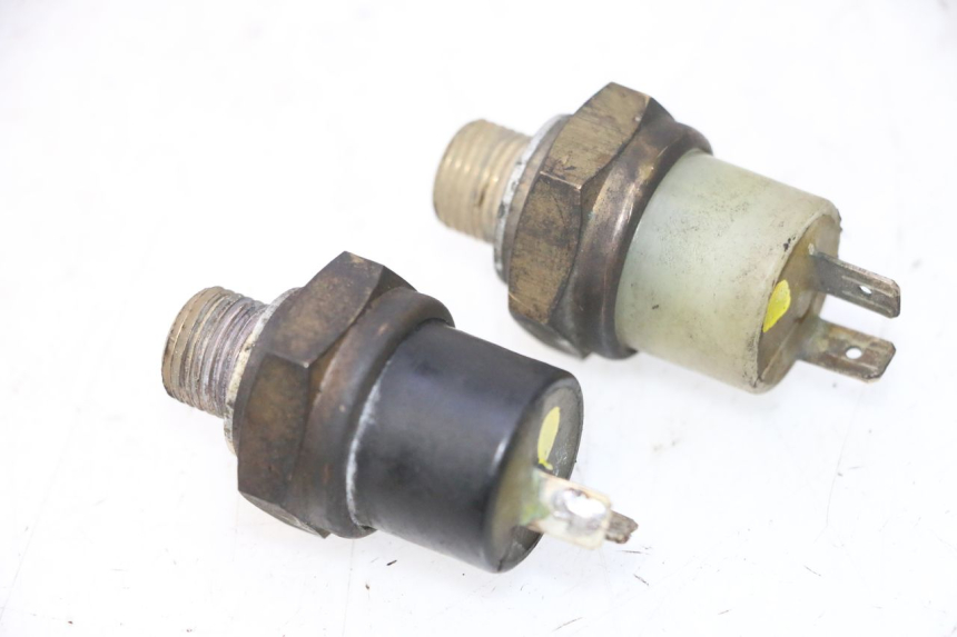 photo de THERMOCONTACT YAMAHA YP MAJESTY 125 (1998 - 2001) - Primer plano técnico