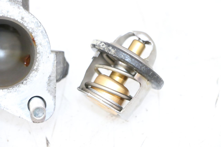 photo de TERMOSTATO SUZUKI BURGMAN 125 (2007 - 2014) - Zoom estado de uso