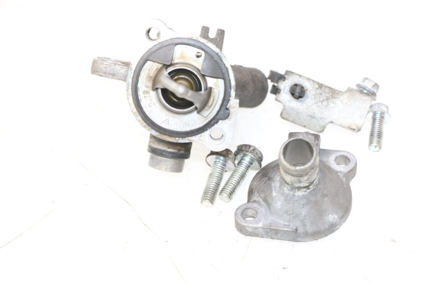 photo de TERMOSTATO HONDA FES PANTHEON 125 (2003 - 2007) - Primer plano técnico