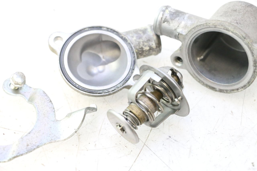 photo de TERMOSTATO  HONDA FJS SILVER WING SILVERWING 400 (2005 - 2008) - Detalles de los puntos de fijación