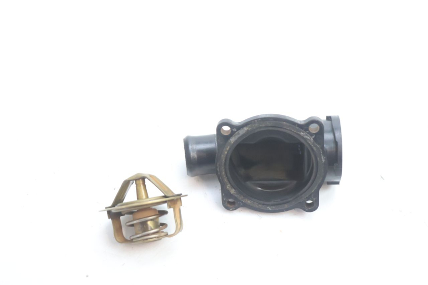 photo de TERMOSTATO  KAWASAKI GPX F ZX750F 750 (1986 - 1990) - Vista principal