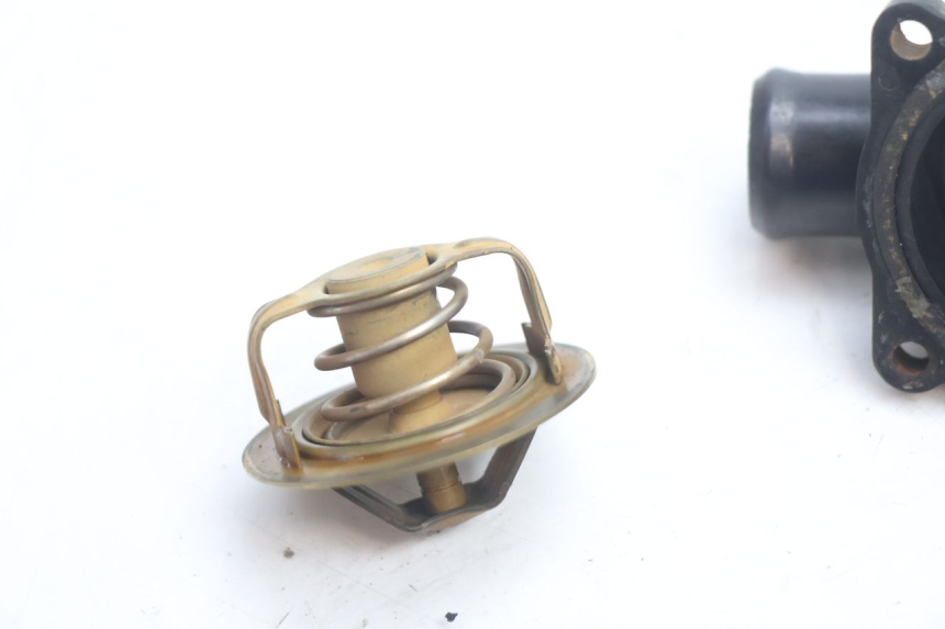 photo de TERMOSTATO  KAWASAKI GPX F ZX750F 750 (1986 - 1990) - Otra perspectiva