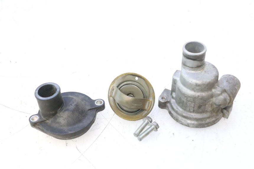 photo de TERMOSTATO  YAMAHA TDM ABS 900 (2002 - 2014) - Primer plano técnico