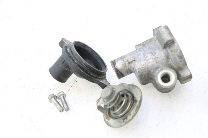 photo de TERMOSTATO  YAMAHA TDM ABS 900 (2002 - 2014) - Detalles de los puntos de fijación