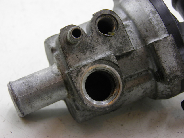 photo de TERMOSTATO YAMAHA FZS FAZER 600 (1998 - 2001) - Zoom estado de uso