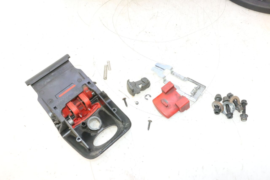 photo de MALETA APRILIA ATLANTIC S 125 (2010 - 2013) - Otra perspectiva