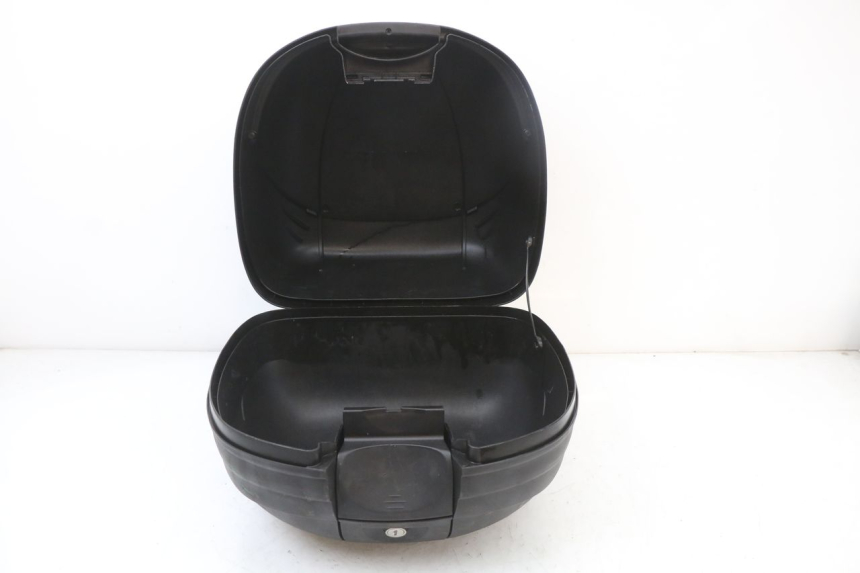 photo de MALETA PEUGEOT KISBEE 4T 50 (2018 - 2022) - Detalles de los puntos de fijación