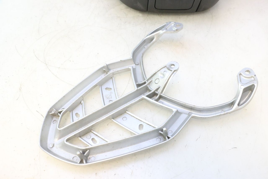 photo de MALETA PEUGEOT KISBEE 4T 50 (2023 - 2026) - Primer plano de alta resolución