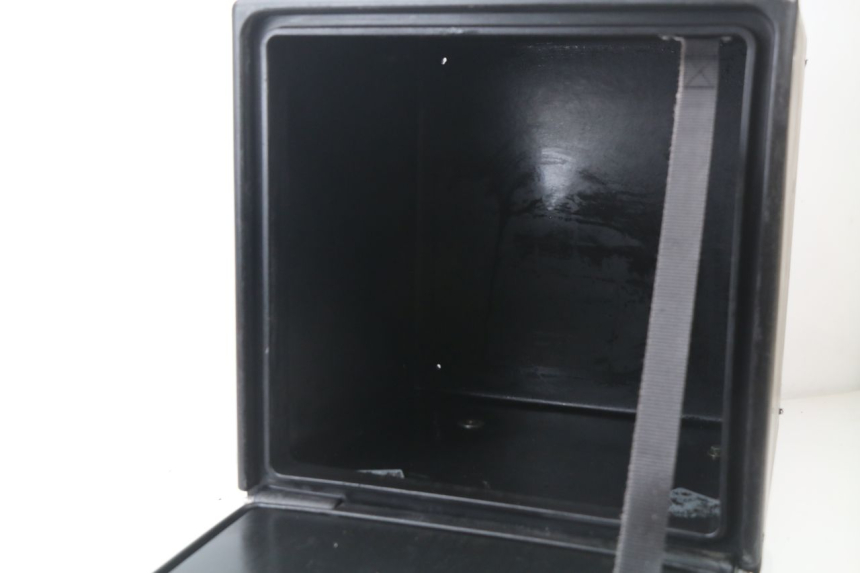 photo de MALETA PIAGGIO LIBERTY 4T 50 (2009 - 2015) - Primer plano técnico