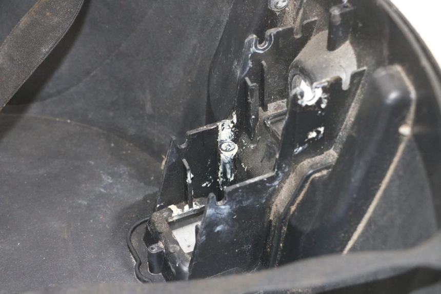 photo de MALETA PIAGGIO MP3 LT 300 (2010 - 2016) - Detalle de la pieza