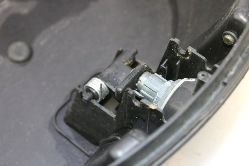 photo de MALETA PIAGGIO MP3 LT 400 (2007 - 2012) - Recambio usado revisado