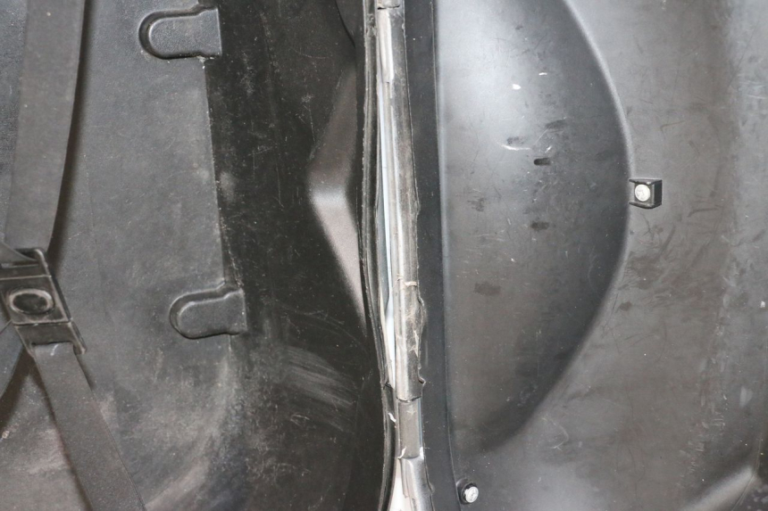 photo de MALETA PIAGGIO MP3 125 (2006 - 2014) - Zoom estado de uso