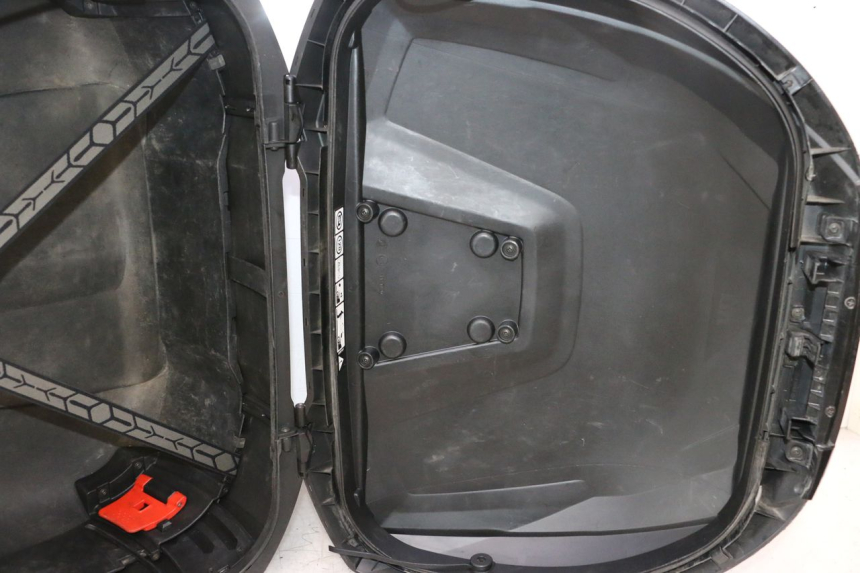 photo de MALETA PIAGGIO MP3 500 (2016 - 2018) - Zoom sobre los componentes