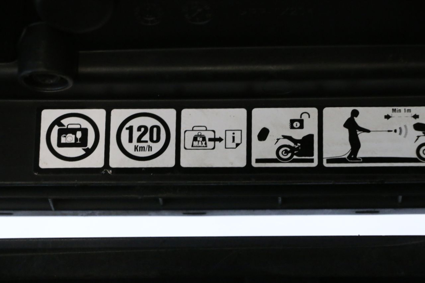 photo de MALETA PIAGGIO MP3 500 (2016 - 2018) - Primer plano de alta resolución