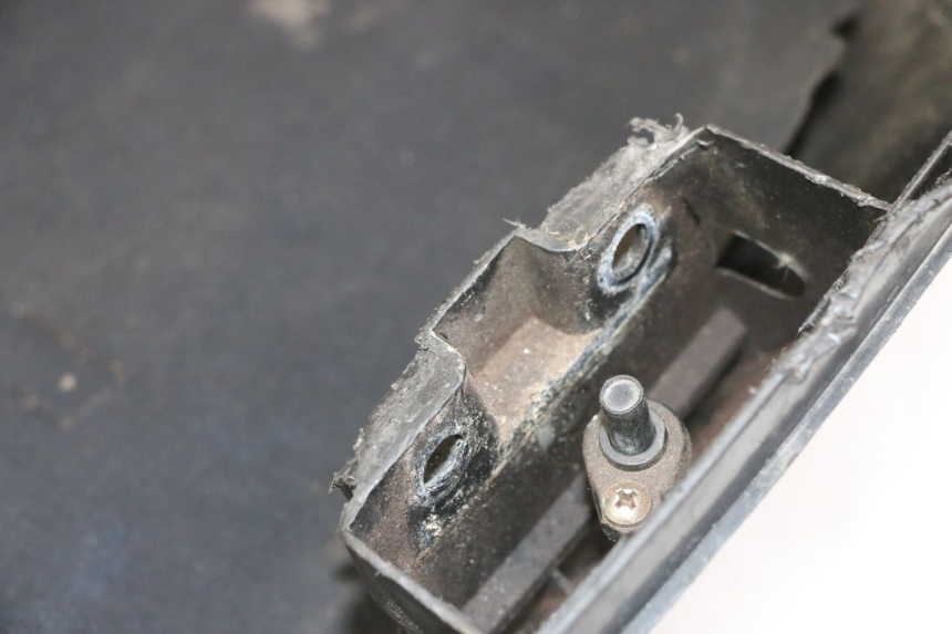 photo de MALETA APRILIA SCARABEO GT TOURING 125 (1999 - 2005) - Marcados y referencias originales