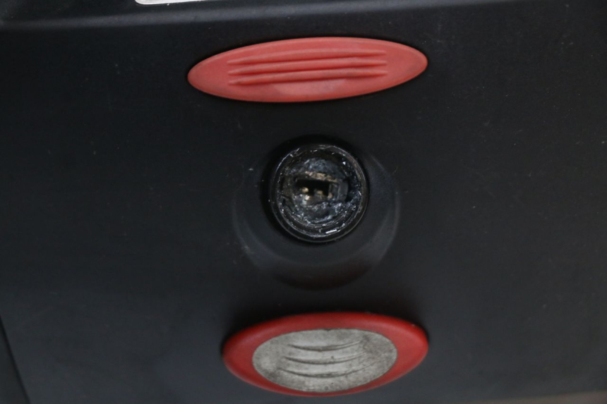 photo de MALETA KYMCO SUPER 8 125 (2008 - 2015) - Zoom sobre los componentes